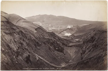 Der Riss in Rotomahana vom Schwarzen Krater aus, November-Dezember 1886